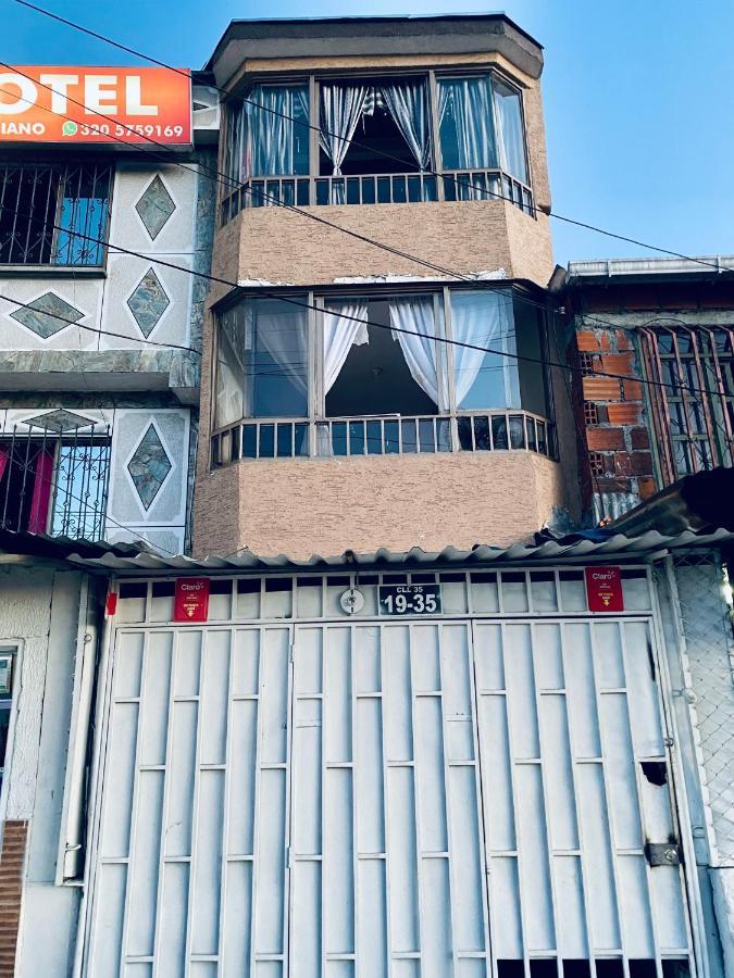 Frente Al Terminal De Q. Apartment *