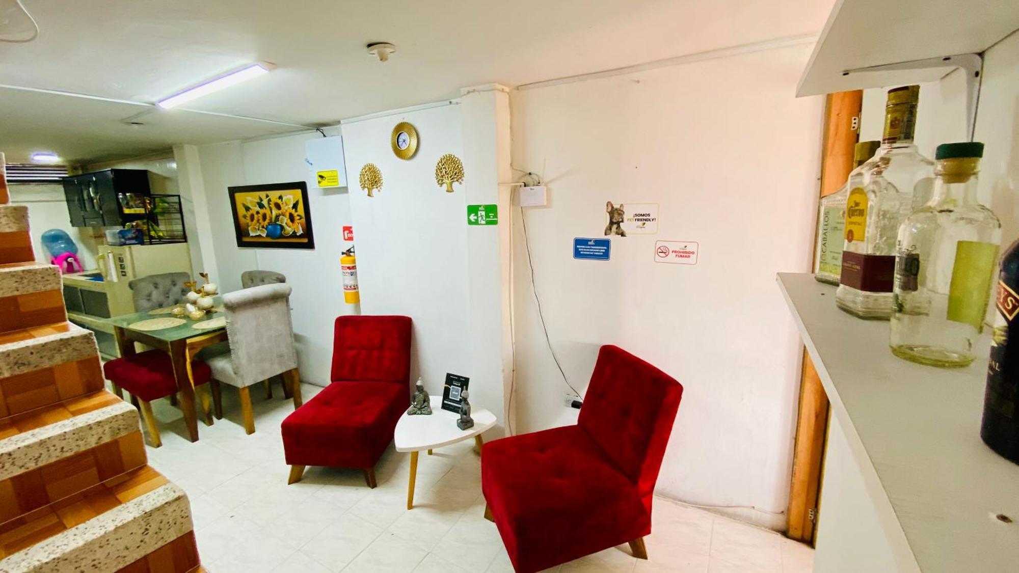 Apartment Frente Al Terminal De Q. *