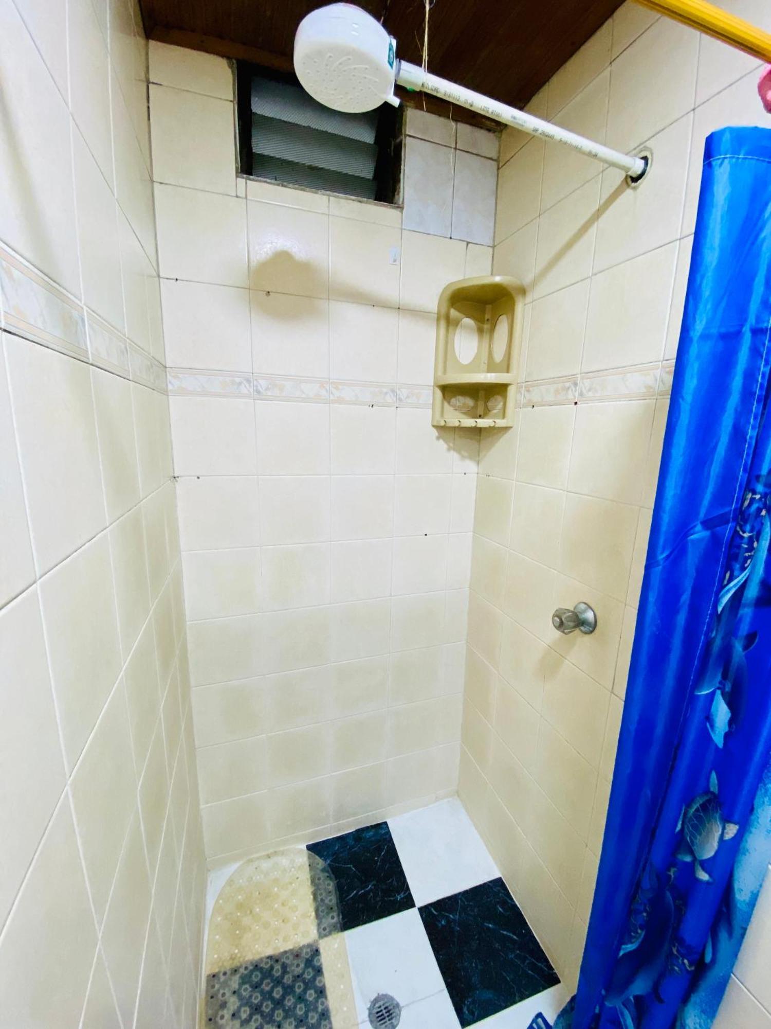 Apartment Frente Al Terminal De Q. *