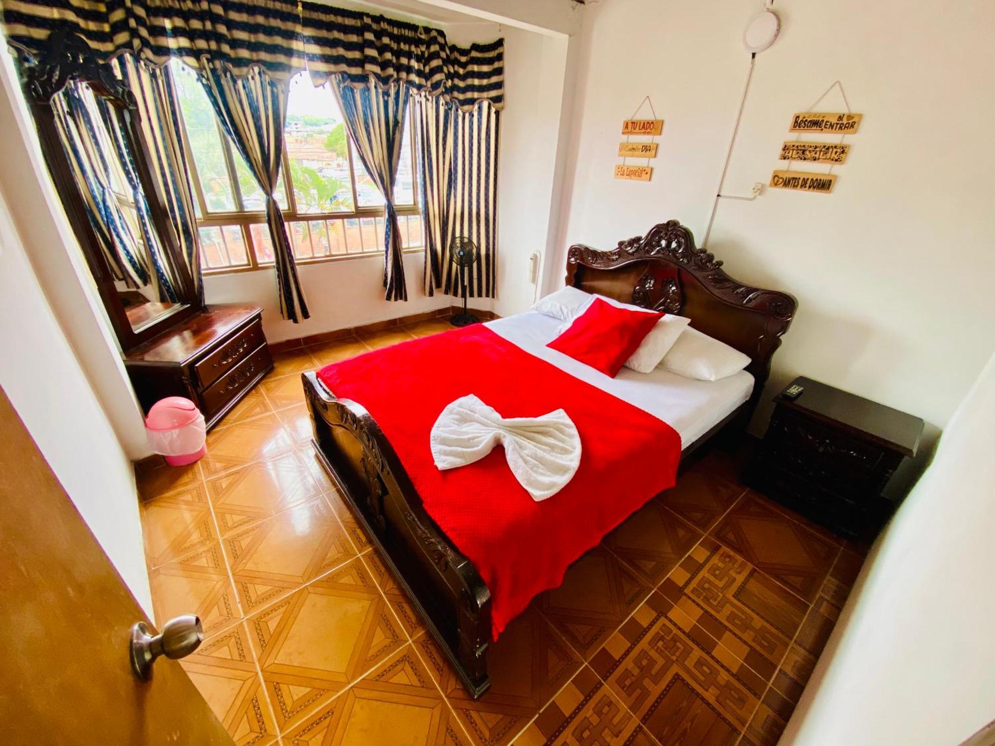 Apartment Frente Al Terminal De Q. *